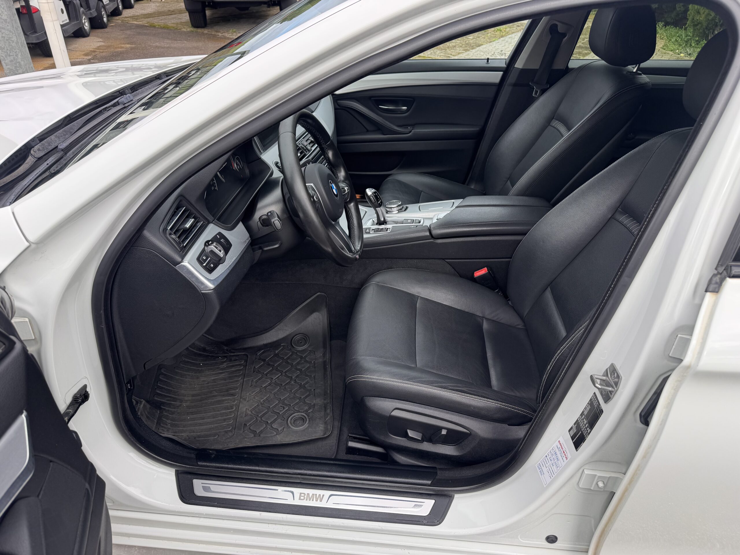 BMW 520 D TOURNIG LUXURY 190 CV - immagine 11