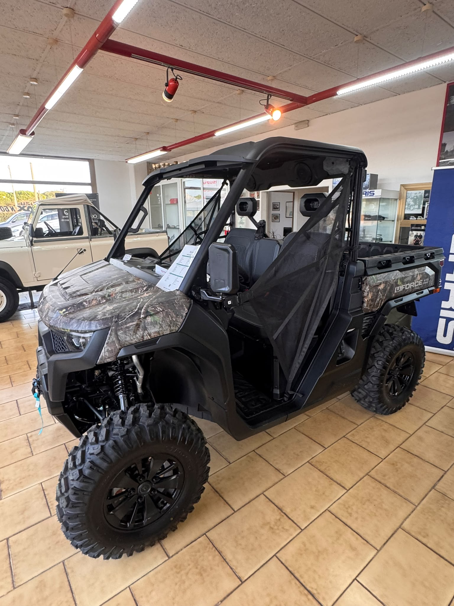 UFORCE 1000 pro EFI 4x4 - immagine 2