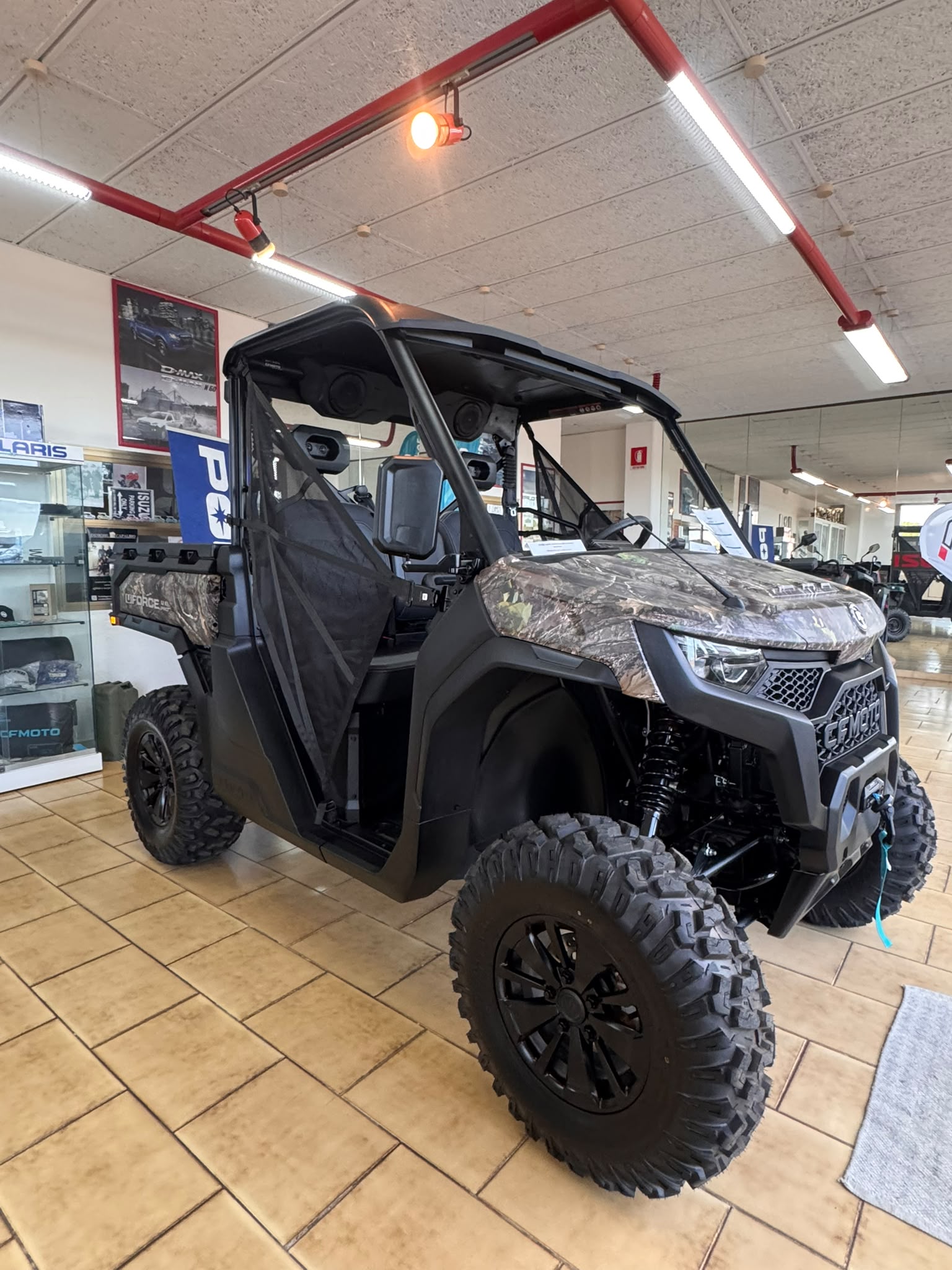 UFORCE 1000 pro EFI 4x4 - immagine 3